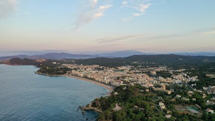 Fototapeta premium survol de Lloret de mar en catalogne sur la costa brava