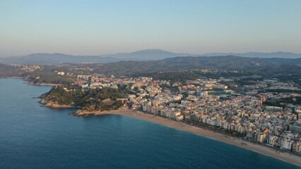 Fototapeta premium survol de Lloret de mar en catalogne sur la costa brava