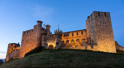 Fototapeta na wymiar View of Ponferrada old town, San Andres church, cathedral and medieval Los Templarios castle, Leon province, Spain