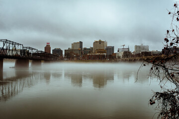 Obraz premium Foggy City from the River