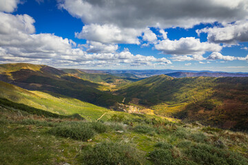 Fototapeta premium Landscape view of the glaciar valley of Manteigas - Serra da Estrela, Portugal. Mountain landscape view of glaciar valley of Manteigas