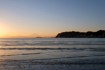 Fototapeta premium 神奈川県逗子市の逗子海岸からの夕日