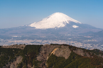 Fototapeta premium 矢倉岳から見た富士山と御殿場の街
