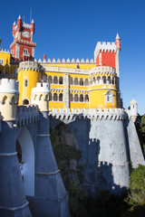 Muros do Castela da Pena em Sintra, Portugal e sua torres coloridas.