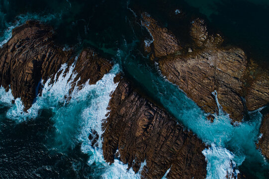 Waves over the rocks at Canal Rocks