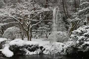 冬と雪と噴水