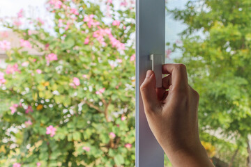 Hand hold mosquito net wire screen handle on house window