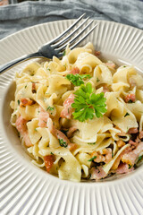 Tagliatelle mosse Carbonara
