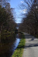 Fototapeta na wymiar the canal going through Llangollen