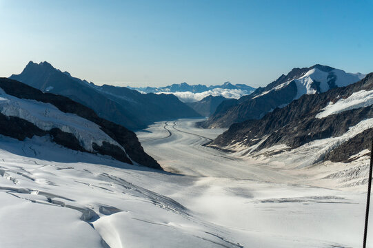 El glaciar Aletsch en los Alpes, en el suroeste de Suiza, en el cant&oacute;n de Valais, dentro del espacio Jungfrau-Aletsch-Bietschhorn