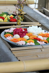 神社の花手水