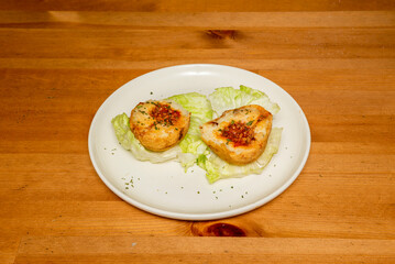 Stuffed Baked Potatoes are very easy to make and the filling can be of a great variety thanks to the versatility of this great tuber.