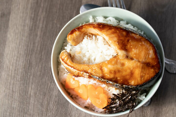 Grilled Salmon with Soy Sauce and Vegetable Carrots with Rice