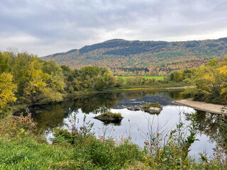 Fototapeta premium lake and mountains - landscapes in Vermont 
