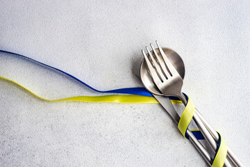 Place setting with ukrainian flag colors