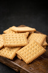 Plate with cornstarch biscuit on the table.