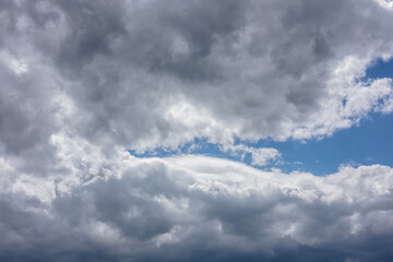 Obraz premium Dramatic clouds in stormy weather