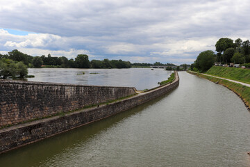 Centre - Loiret - Saint-Jean de Braye - La Loire et le canal d'orléans