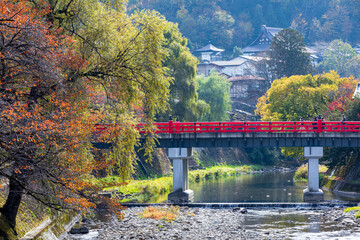 飛騨高山 中橋の紅葉