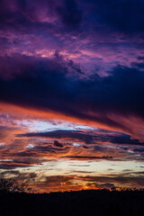 Fototapeta premium Vibrant clouds at sunset 