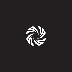 LOGO LETTERS ROTATION E FAN SHAPE