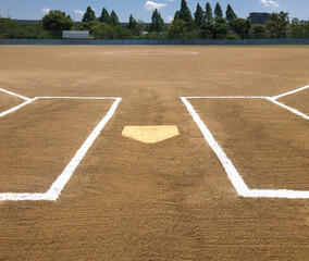 試合前、整備された野球・ソフトボールグランド