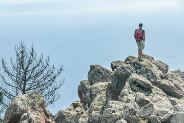 Ausblick auf das Mittelmeer vom Monte Fossa auf Salina

