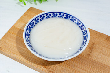 ベトナム産ココナッツコンデンスクリーム（甘くて、パンにぬって食べられる、製菓材料にもなる）