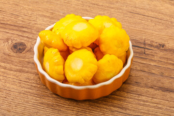 Marinated patissons in the bowl