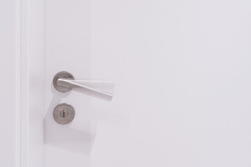 Holzt&uuml;r  mit T&uuml;rgriff Bewegung