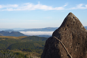 熊本県南小国町にあるパワースポット「押戸石の丘」と見渡す限り広大な阿蘇の草原