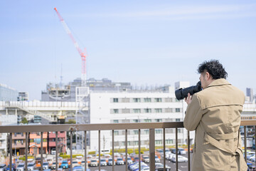 探偵や刑事の張り込みっぽい感じ　広角 © kapinon