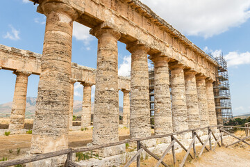 Fototapeta na wymiar Architectural Sights of The Temple of Segesta ( Tempio di Segesta) in Trapani, Sicily, Italy.