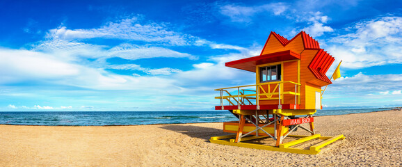 Fototapeta premium Lifeguard tower in Miami Beach