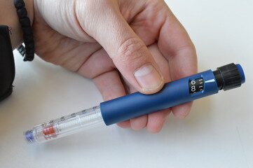 insulin pen for dosing and receiving insulin in people with diabetes