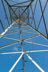 Fototapeta premium Strommast von unten