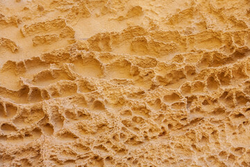 Spuren von Erosion an grossen Sandsteinflächen in Spanien