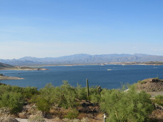 Fototapeta na wymiar Lake in the middle of the Arizona desert. United States landscapes.