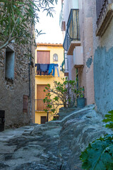 Fototapeta na wymiar Paysage de Collioure depuis les ruelles du centre-historique (Occitanie, France)