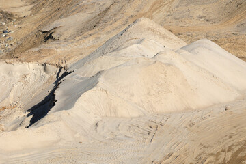 Stara kopalnia piasku na budowę drogi - pustynia. - obrazy, fototapety, plakaty