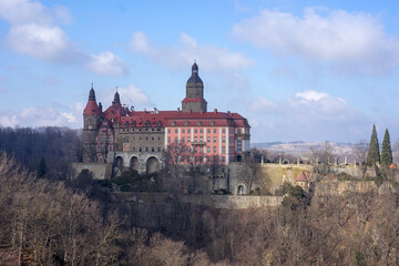 Zamek, pałac w Książu, Województwo Dolnośląskie, Polska. Widok ogólny jak i wnętrza. Wspaniała architektura. © Roman Trojanowski