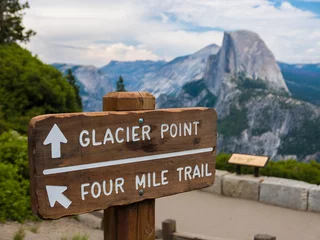 Gordijnen Glacier Point in Yosemite National Park, California, USA © Tom Nevesely