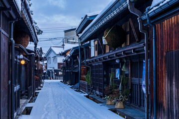Fototapeta na wymiar 飛騨高山 雪の古い町並 
