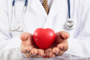 Angina is a common heart disease in adults. The main risk factors include increasing age. heavy smoking Hyperlipidemia, diabetes, high blood pressure