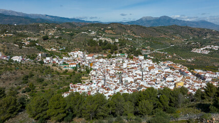 Fototapeta na wymiar vista aérea del municipio de Monda en la provincia de Málaga, España