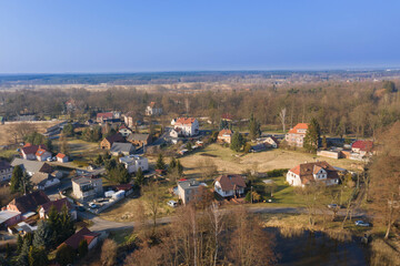Fototapeta na wymiar Zdjęcie panoramiczne małego miasteczka Iłowa, położonego w Polsce. Zdjęcie wykonane przy użyciu drona z dużej wysokości.