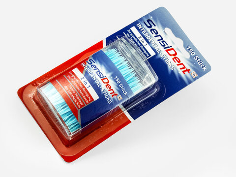 Sensident Plastik Zahnstocher auf weissem Hintergrund