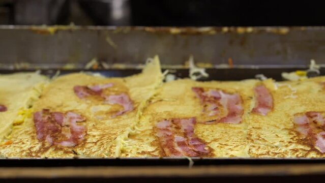 Flat iron teppanyaki egg and bacon street food