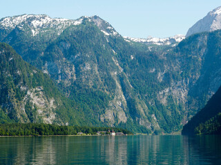 Fototapeta na wymiar Beautiful mountain lake scenery