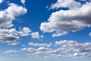 Fototapeta na wymiar Beautiful bloue sky with clouds.